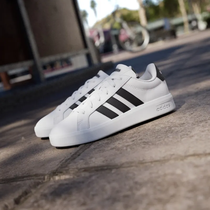 Adidas GRAND COURT 3.0 Shoes JUNIOR Cloud White / Core Black / Cloud White (JP9365)