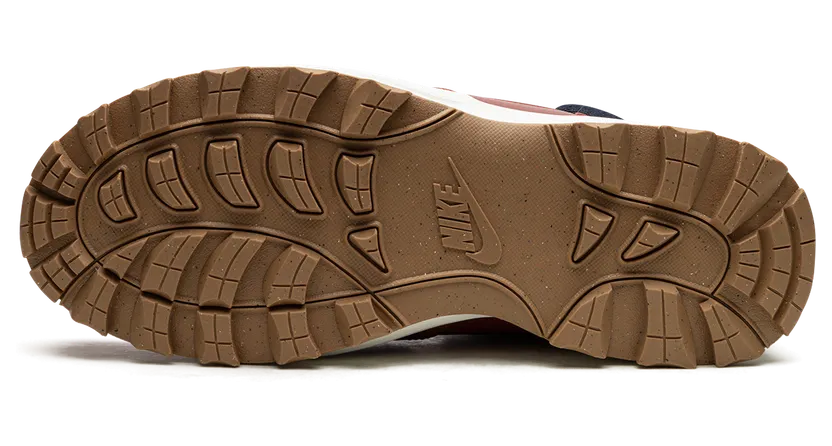 nike-manoa DC8892-800