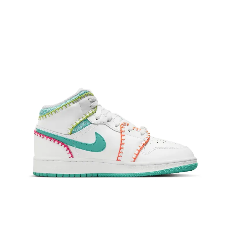 Air Jordan 1 Mid SE Older Kids’ White (DM6218-100)