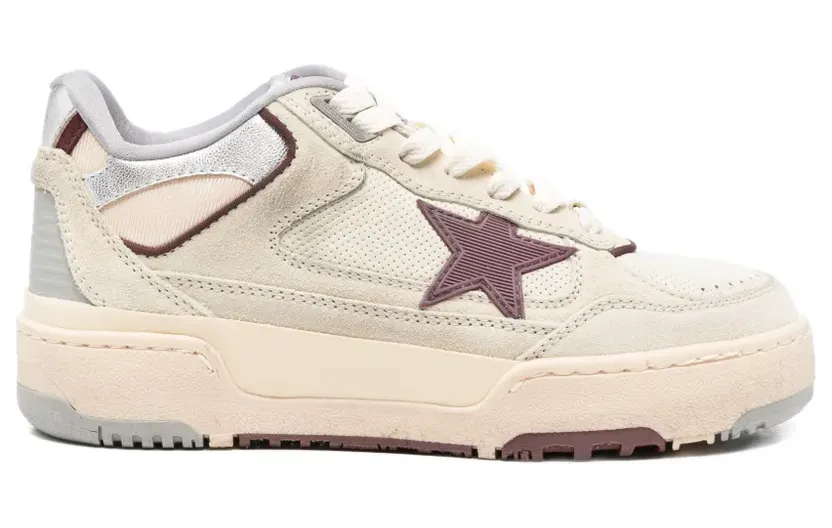 Golden Goose Forty2 mit Sternapplikation “White” (GWF00630F007958)