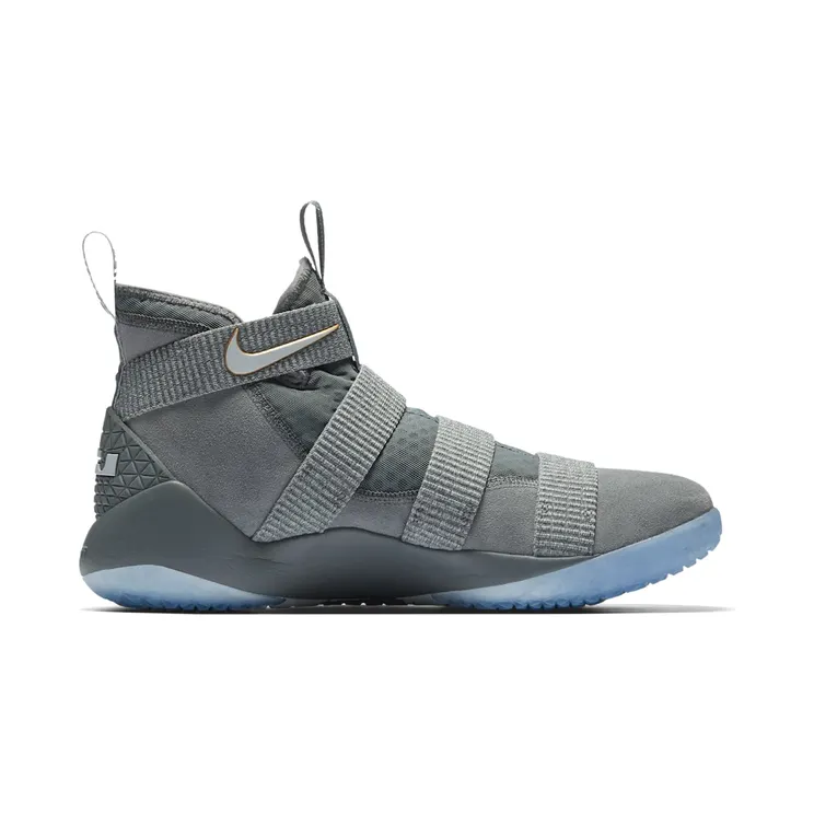 nike-lebron 897644-010