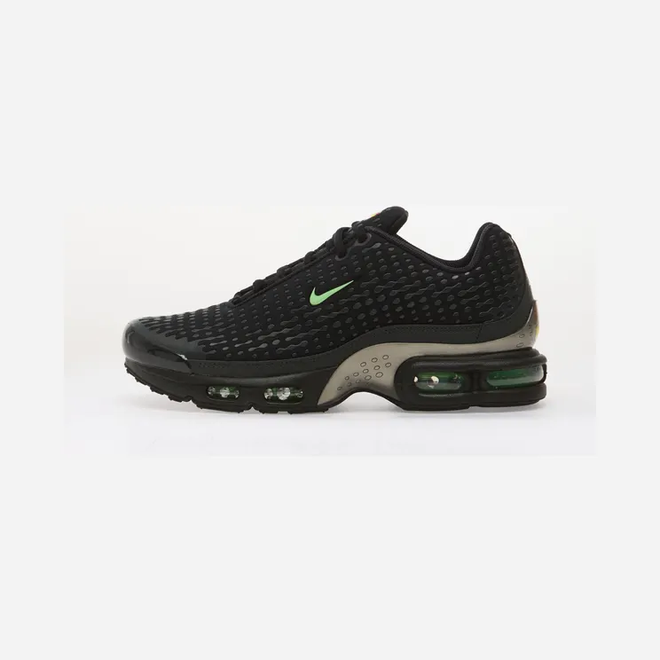 Nike Air Max Plus Black / Dark Smoke Grey / Metallic Pewter / Illusion Green (HQ2197004)