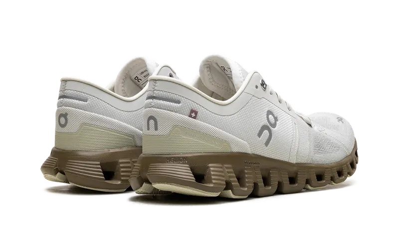 On Running On Cloud X 3 “Aloe/Hunter” (60.97792)