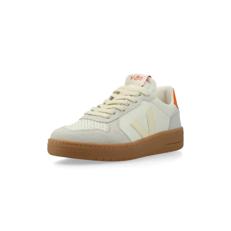 VEJA V-82 Grained Leather (pure / calcaire / fury) – VE3320758