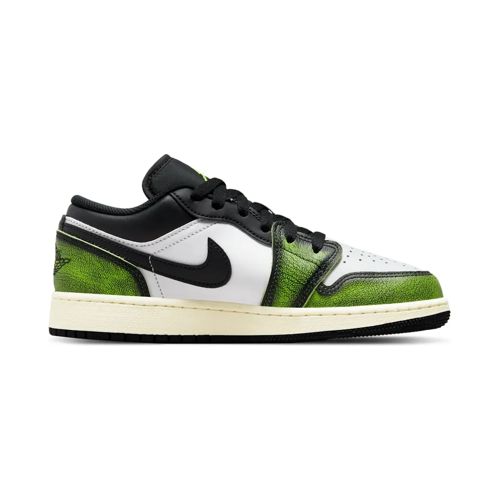 Air Jordan 1 Low SE Older Kids’ Black (DO8244-003)