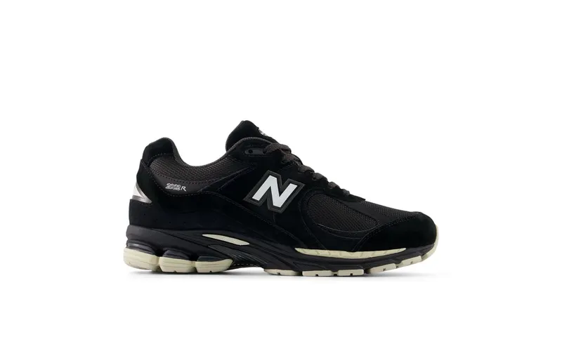 New Balance 2002R “Black/Oat” (U2002RL)