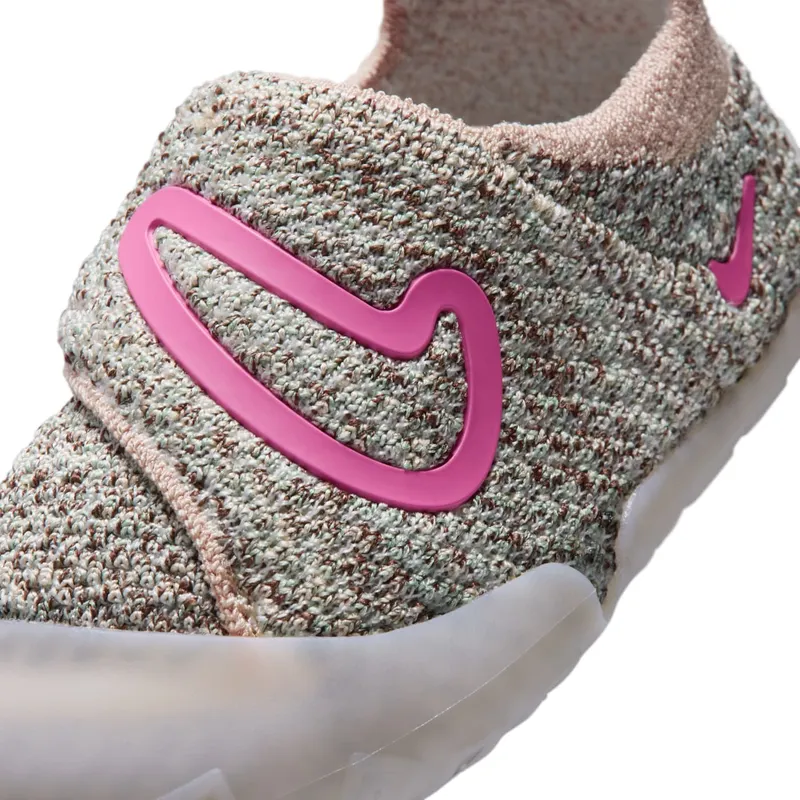 nike-swoosh-1 FB3244-104