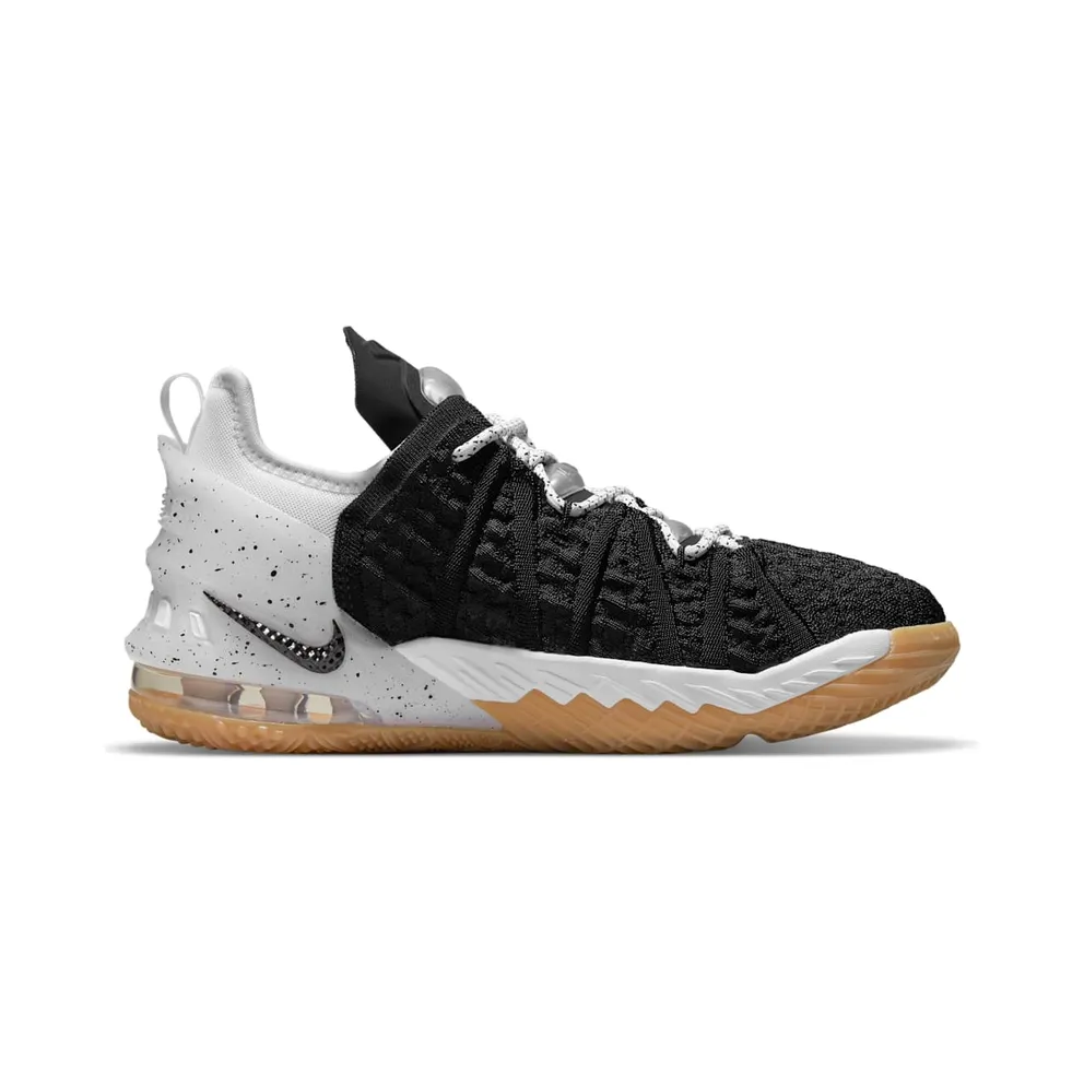 LeBron 18 voor kids Black (CW2760-007)