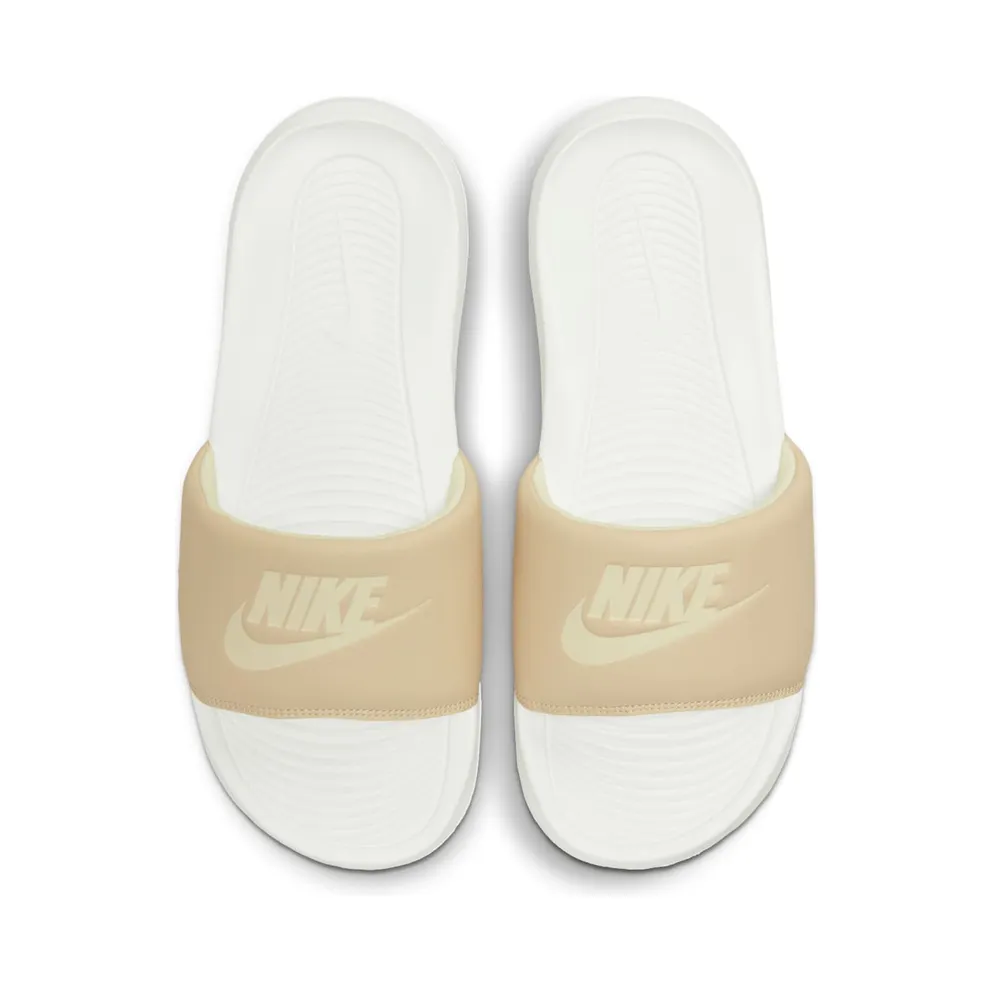 Nike Victori One “Sanddrift Coconut Milk” (CN9677-108)