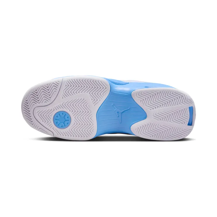 air-jordan-max-aura FQ7943-100