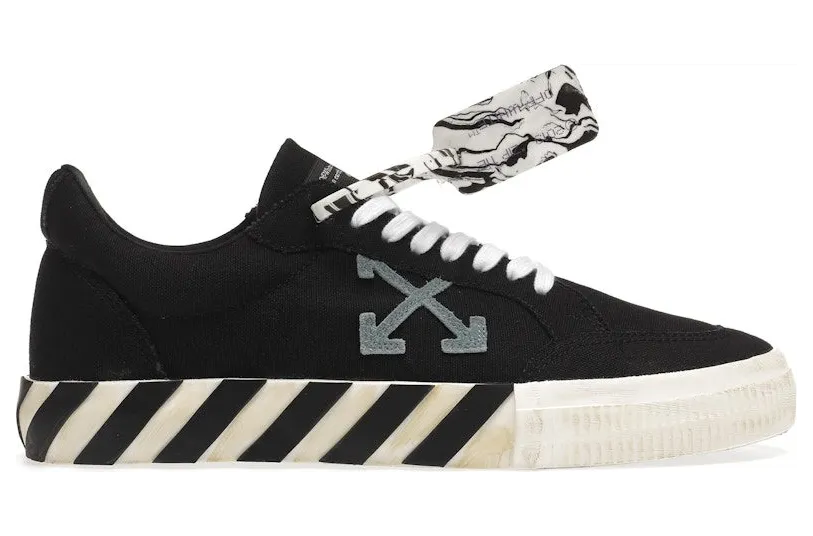 OFF-WHITE Vulc Low Black Light Blue Arrow (OMIA085F21FAB0011045)