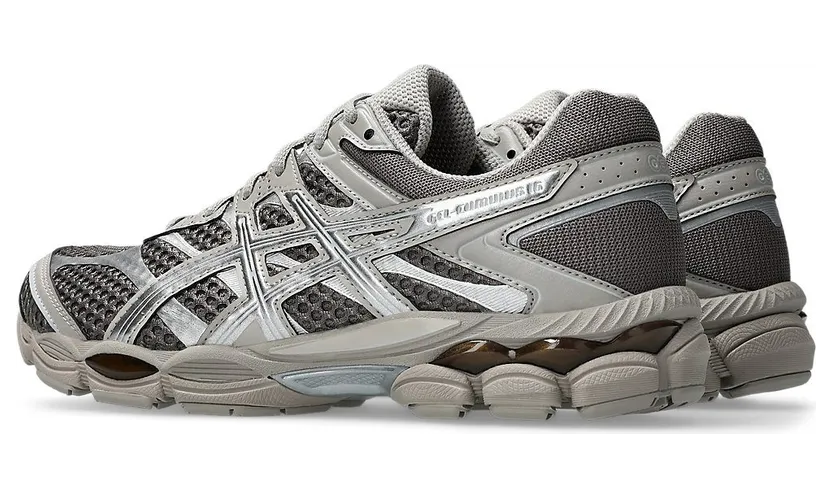 Asics Gel-Cumulus 16 “Cocoa Powder”: chocolade en chroom (3)