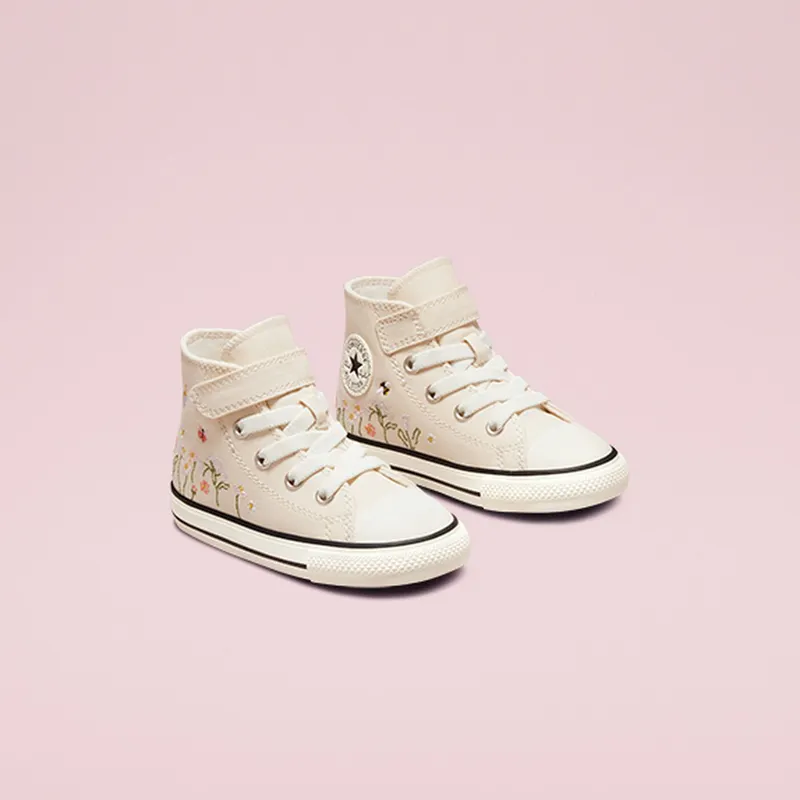 converse-chuck-taylor-all-star A01617C