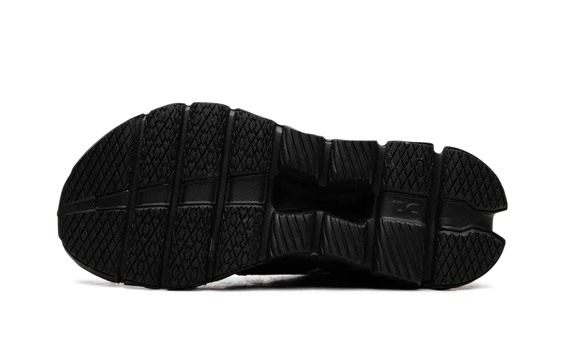 On Running On Cloud X 4 “Black Eclipse” (3WE30070106)