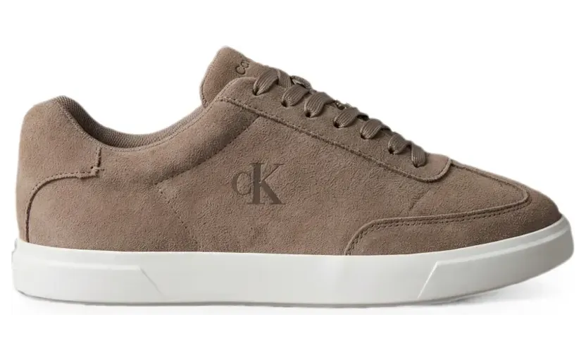 Calvin Klein Sneakers mit Logo-Print – Braun (HM0HM02201PBO)