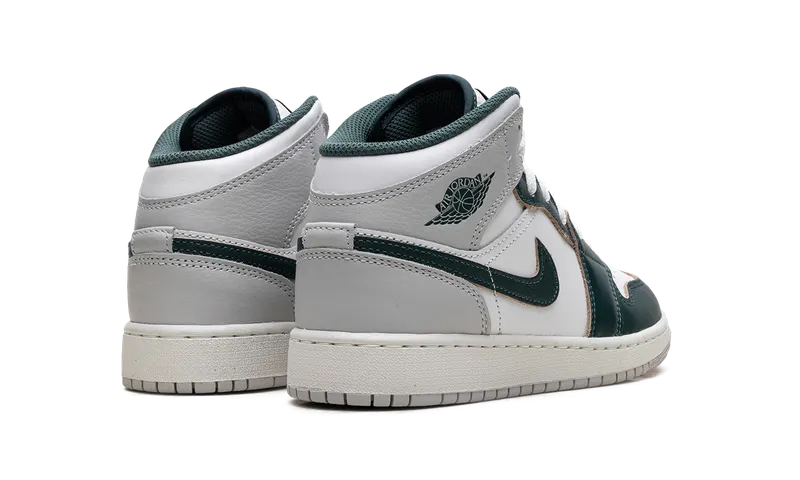 Jordan 1 Mid SE GS “Oxidized Green” (FQ8088-103)