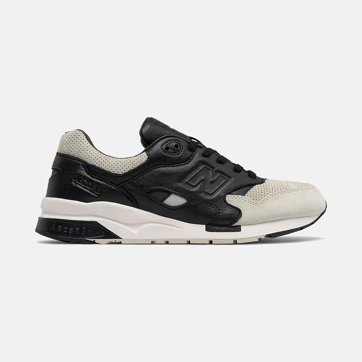 New Balance 1600 Black Beige (CM1600WB)
