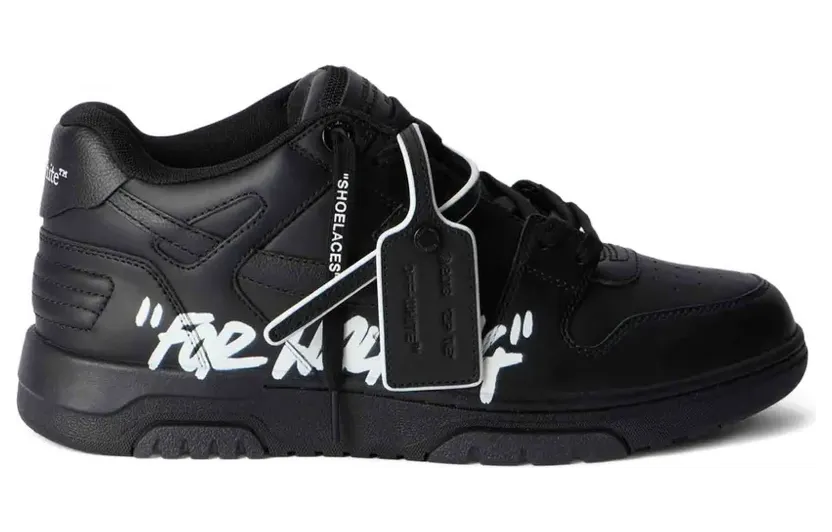 Off-White met letterprint en label “Black” (M189C9L01A11)