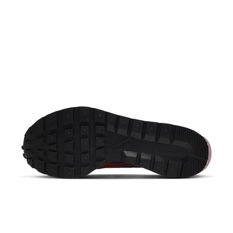 Nike x sacai Vaporwaffle Dark Iris (2021) – “Dark Iris / Campfire Orange / White” (DD1875-500)