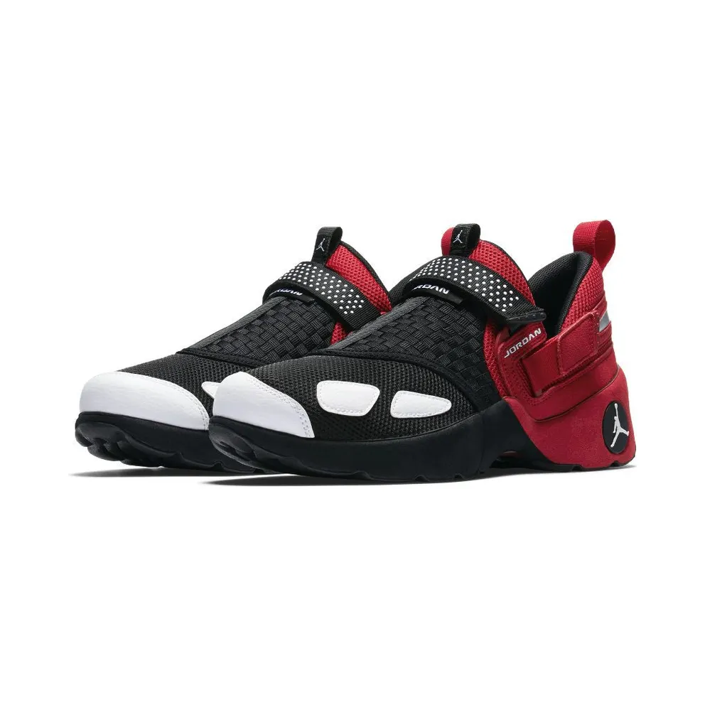 Jordan Trunner LX Black Red (2017) Black/White-Gym Red (905222-001)