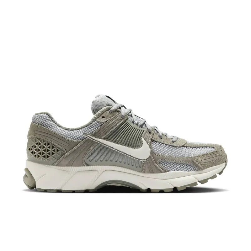 Nike Zoom Vomero 5 “Dark Stucco” (HF1553-002)