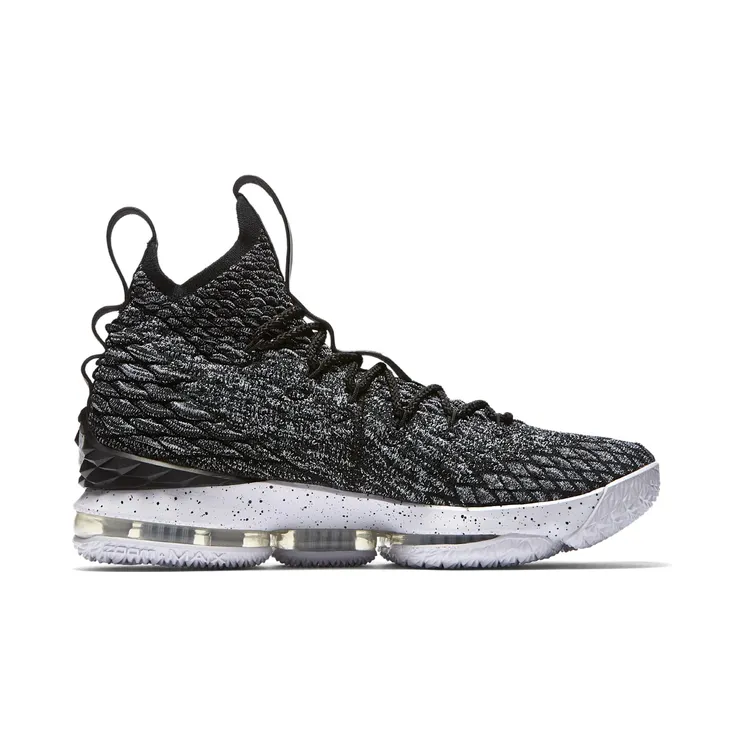 nike-lebron-15 897648-002