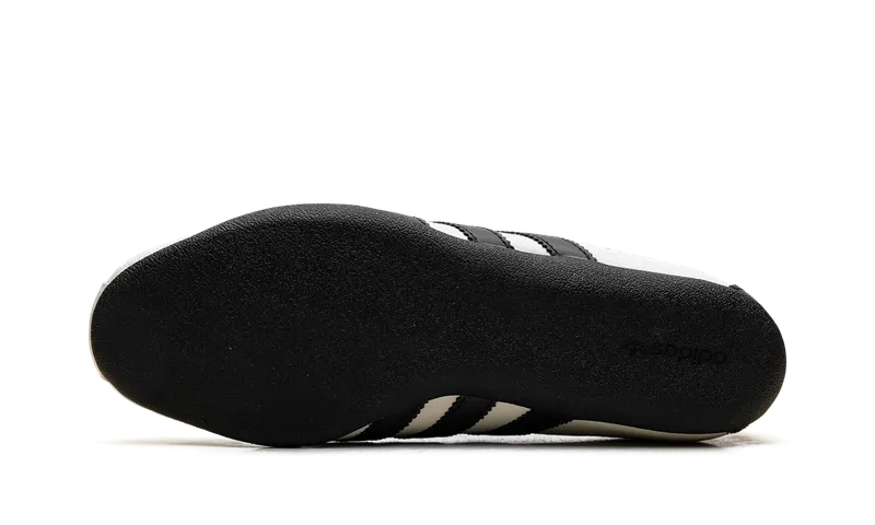 Adidas Tokyo “Off White / Black” (JQ0597)