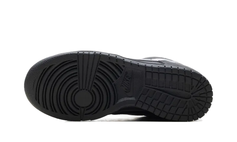 Nike Dunk Low “Anthracite / Metallic Silver” (II7636-001)