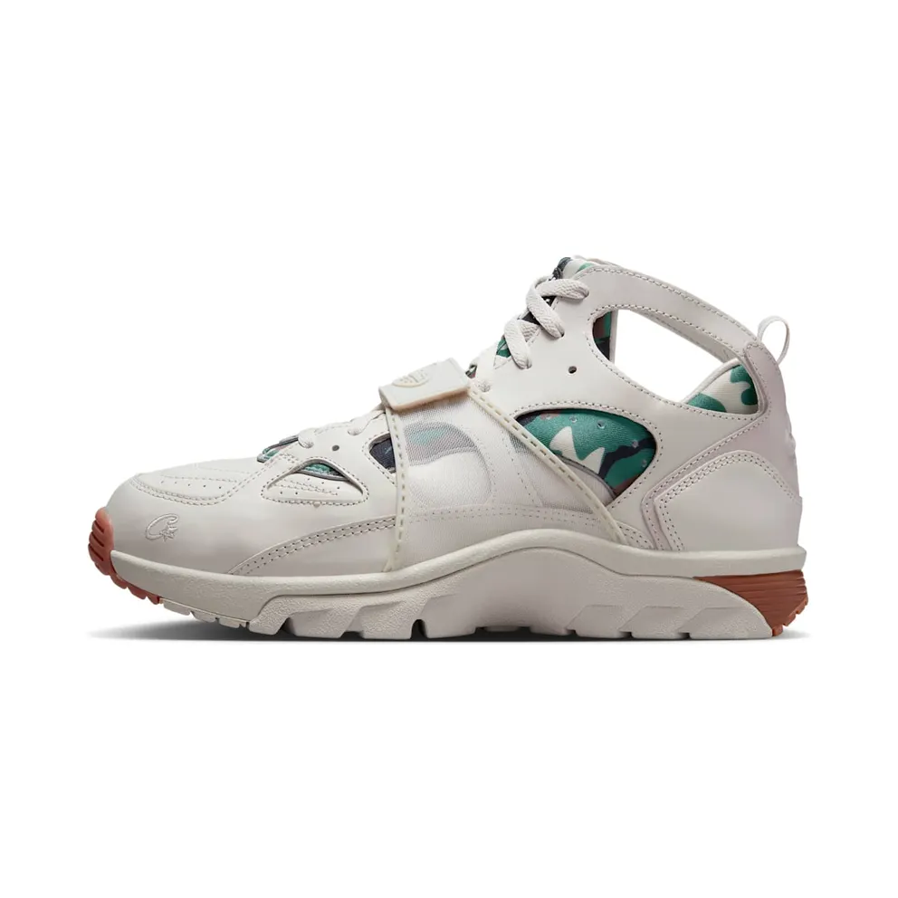 Nike Trainer Huarache “Corteiz – Light Bone” (FQ8793-002)