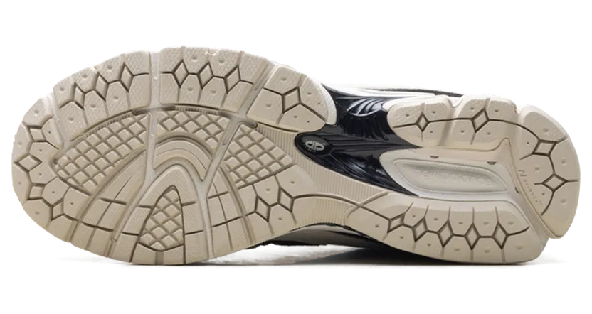 new-balance-2002r M2002RTZ