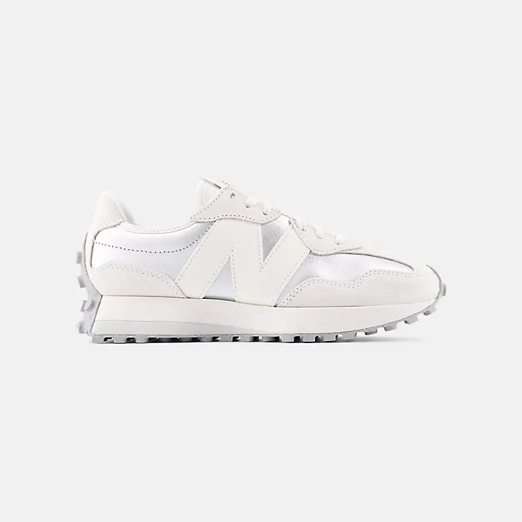 New Balance 327 “Silver Metallic Sea Salt” (WS327GLA)