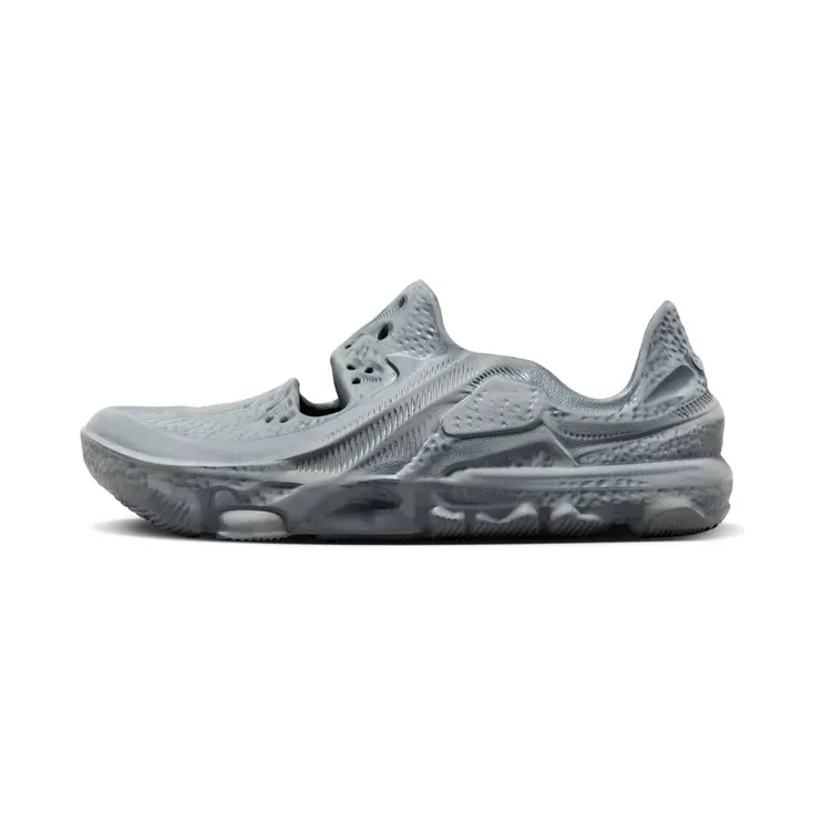Nike ISPA Universal “Smoke Grey” (DM0886-001)