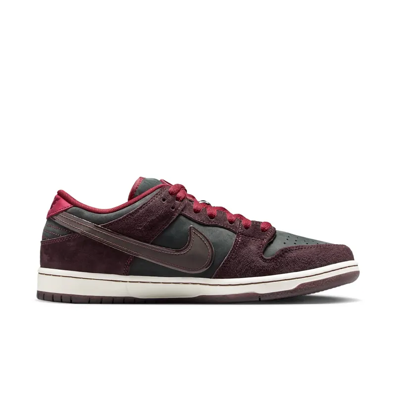 Nike SB Dunk Low “Riot Skateshop” (FZ1289-200)