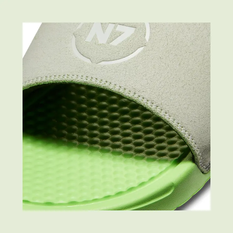 nike-benassi CV0267-001