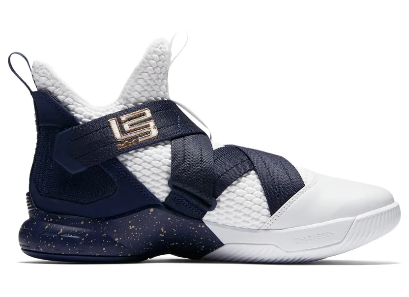 nike-lebron AO4054-100