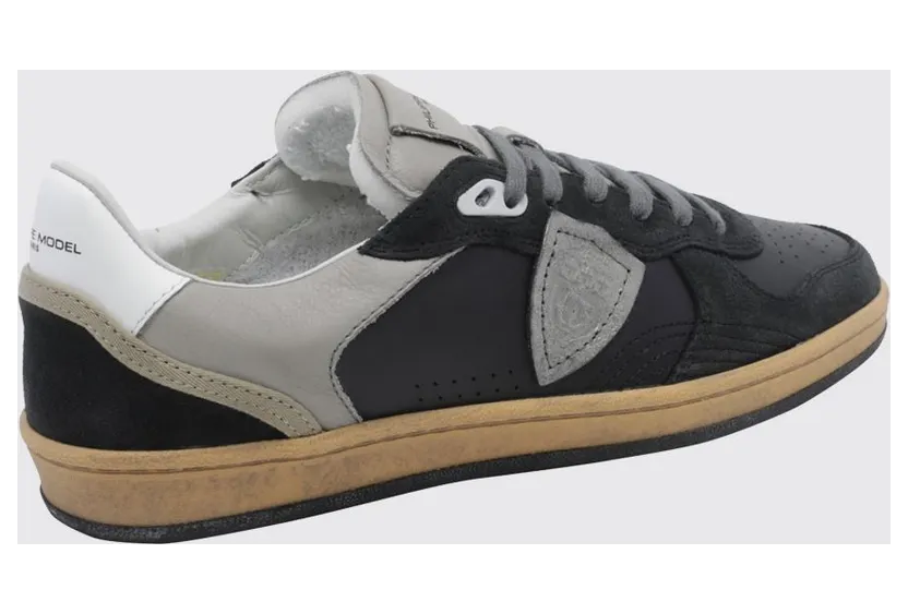 Philippe Model Pgal Suede Calfskin Low-Top Sneakers with Perforated Toe Black 1 (PGLUVD07) (2)