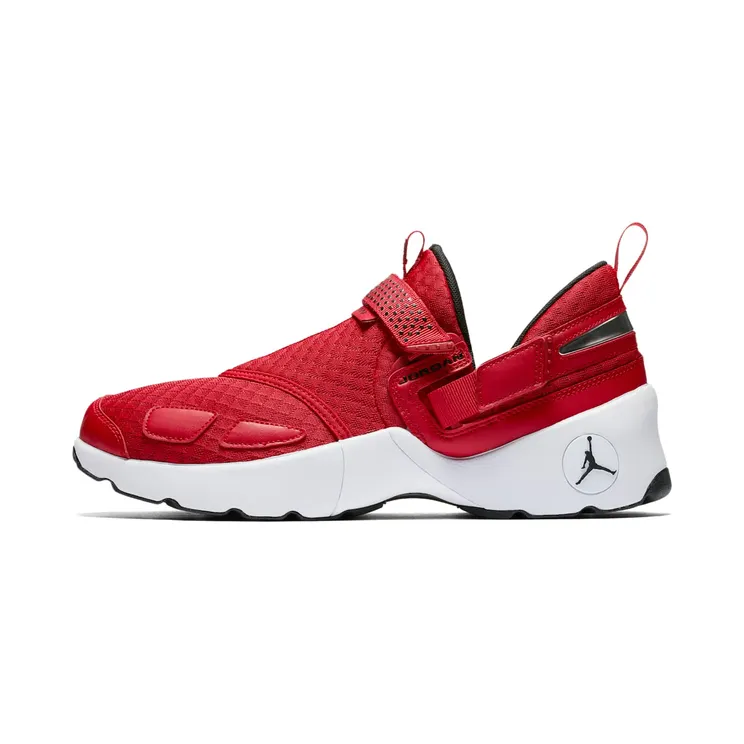 Jordan Trunner LX “Gym Red / White / Black” (897992-601)