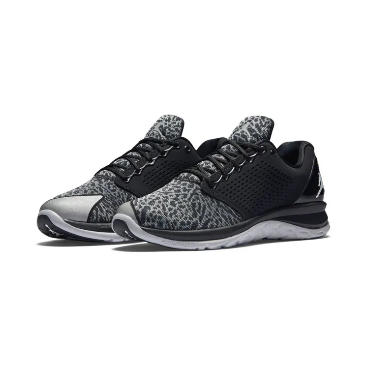 jordan-trainer-st 820253-010
