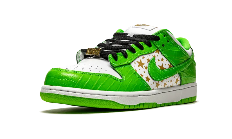 Nike SB Dunk Low “Supreme – Stars – Mean Green” (DH3228-101)