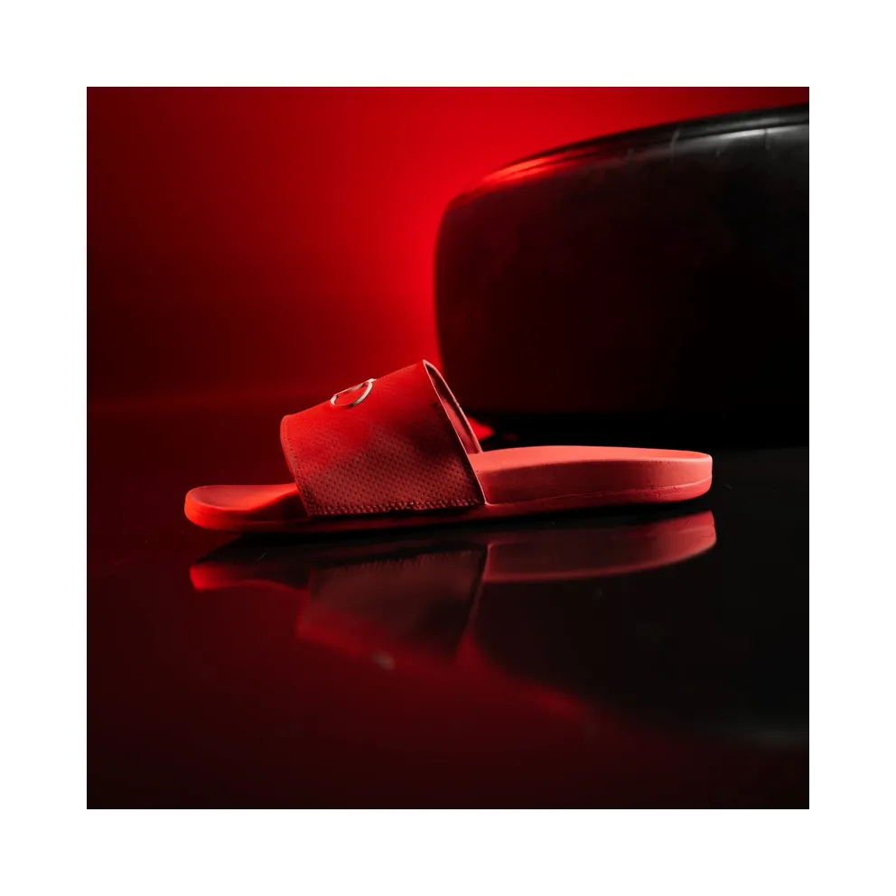 Adidas ADILETTE COMFORT AUDI REVOLUT F1 TEAM Slides Hi-Res Red / Hi-Res Red / Chalk Pearl (KI6083)