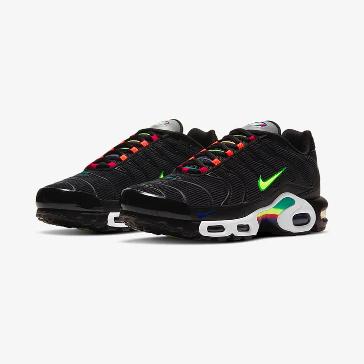 Nike Air Max Plus ‘Black Corduroy’ brengt eerbetoon aan the History of Air