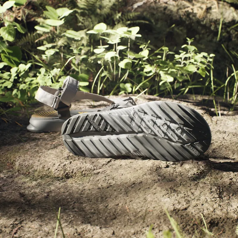 adidas Terrex Hydroterra Light Sandals Charcoal Solid Grey Charcoal Semi Spark (IF3103)