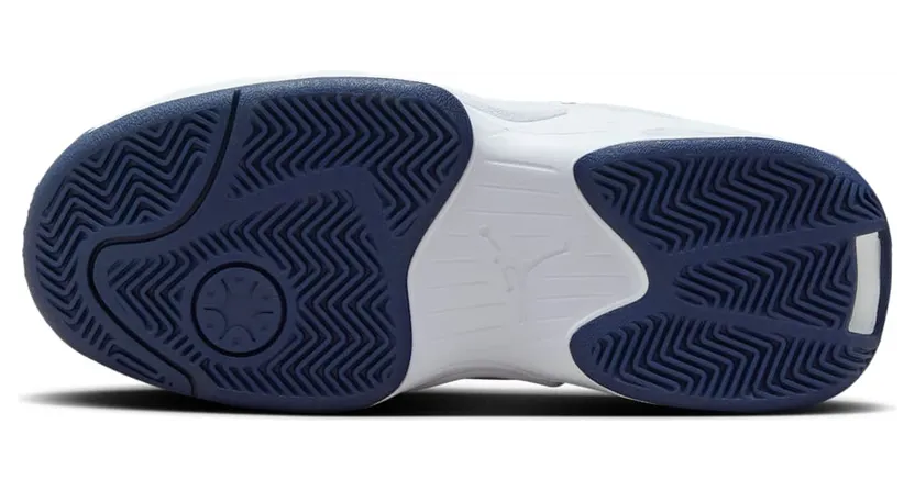 air-jordan-max-aura FQ8297-100