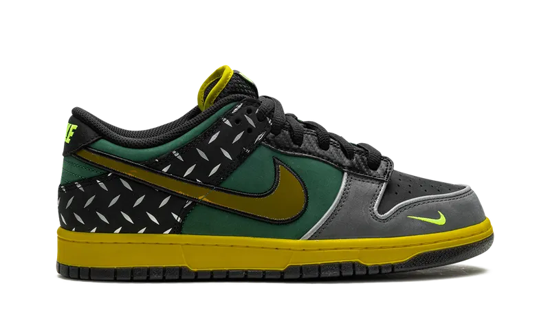 Nike Dunk Low UO PREM “What The Duck Home” (HV1454-001)