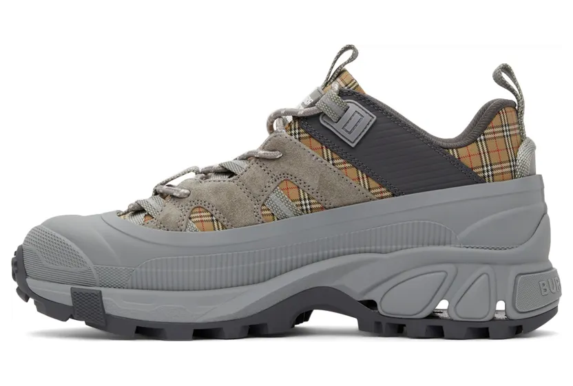 Burberry Arthur Chunky Low-Top Sneakers (8043864) (3)