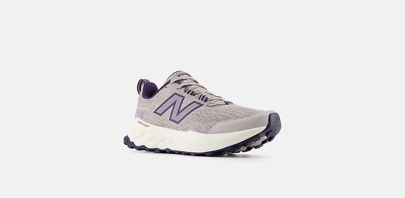 NEW BALANCE Garoé V2 “TRUFFLE SALT / BOYSENBERRY / BLACK” (WGARO9TS)
