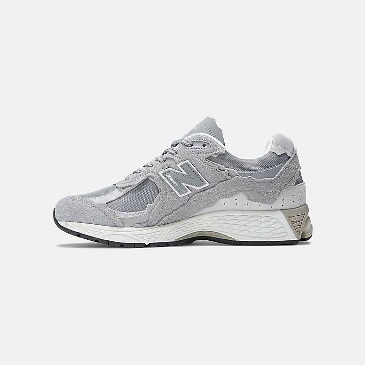 new-balance-2002r M2002RDM