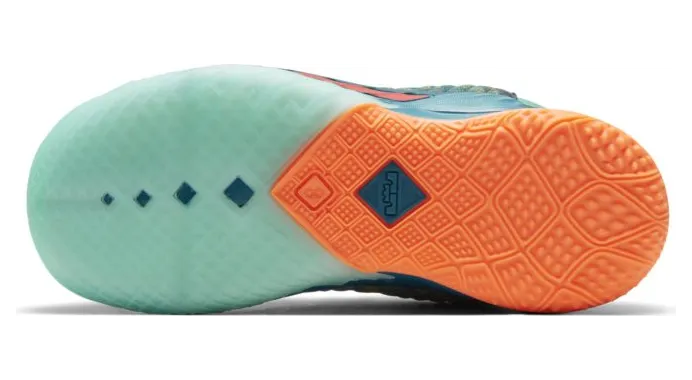 nike-lebron-18 CT4710-300
