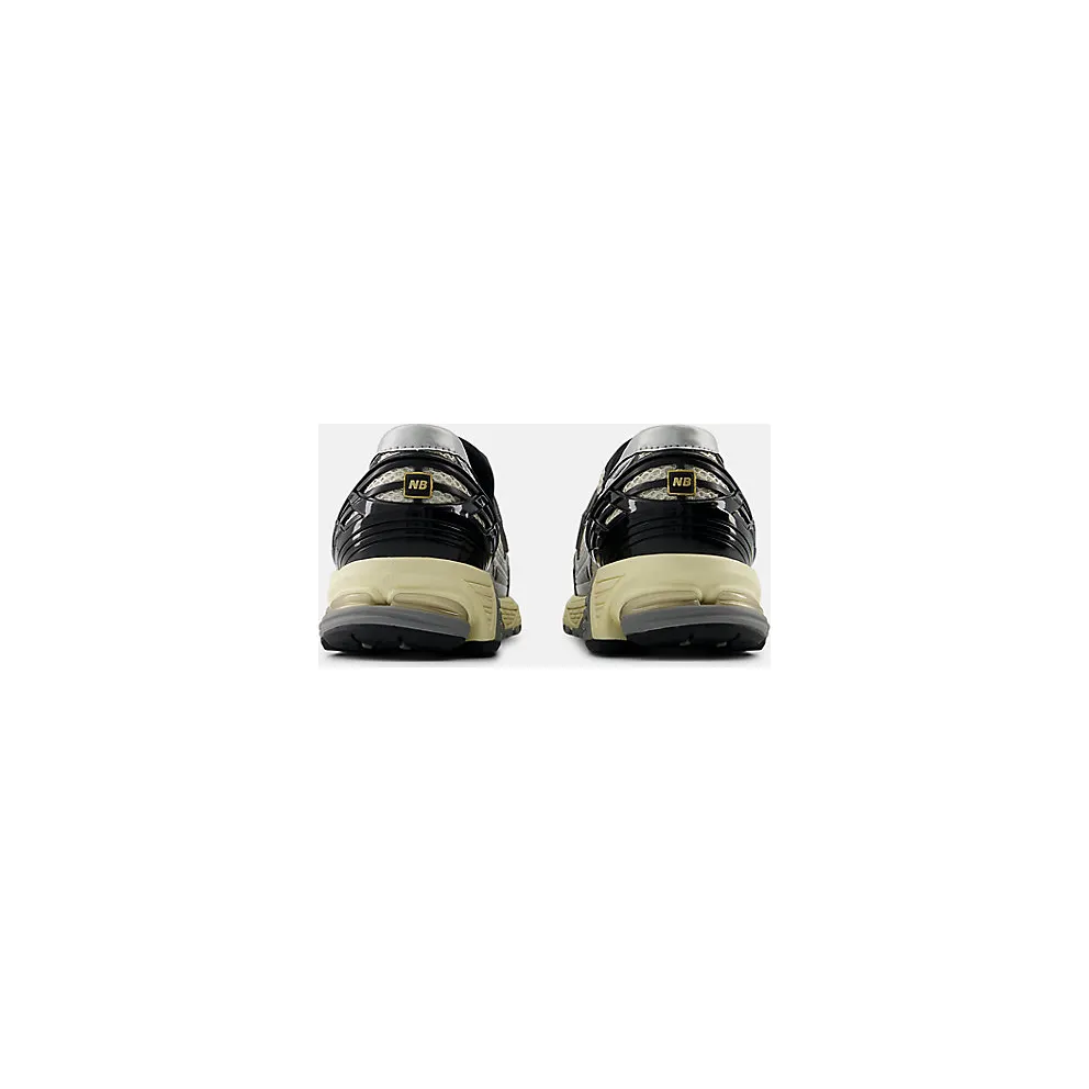 New Balance 1906L “Silver Metallic Cream” (U1906LOB)