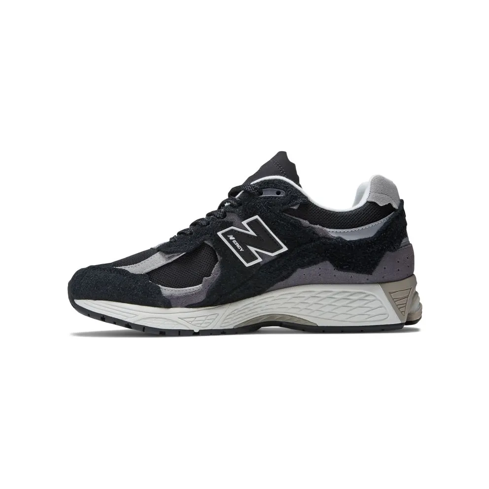 New Balance 2002R “Protection Pack – Black / Grey” (M2002RDJ)